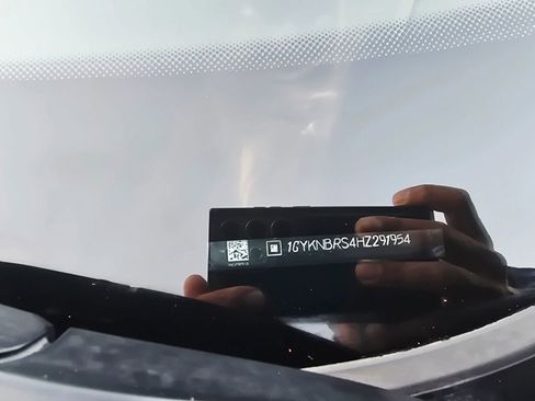 Used 2017 Cadillac XT5 Luxury w/ Driver Awareness Package image 52