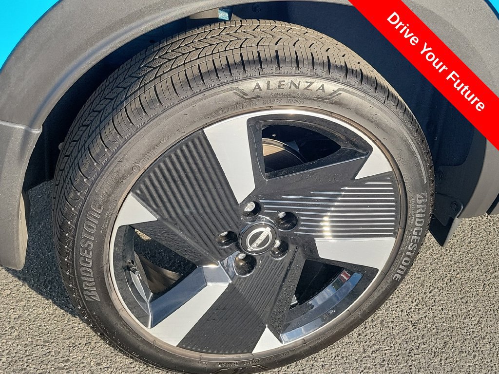 Used 2026 Nissan Kicks SR w/ Illumination Package FWD image 32