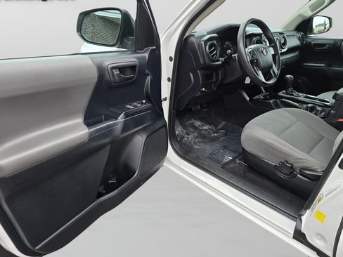 Used 2016 Toyota Tacoma SR RWD image 21