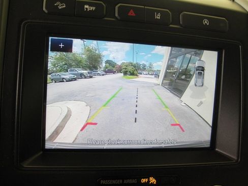 Used 2018 Ford Expedition XLT w/ Equipment Group 202A AWD/4WD image 42