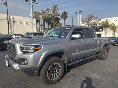 Used 2021 Toyota Tacoma TRD Sport w/ Technology Package image 2