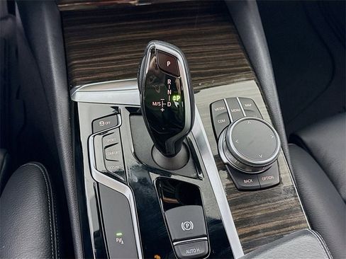 Used 2019 BMW 530i xDrive w/ Convenience Package image 11