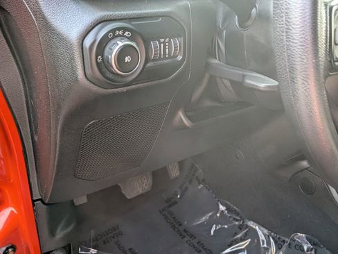 Used 2018 Jeep Wrangler Unlimited Sport image 17