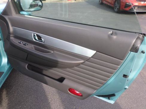 Used 2002 Ford Thunderbird image 27