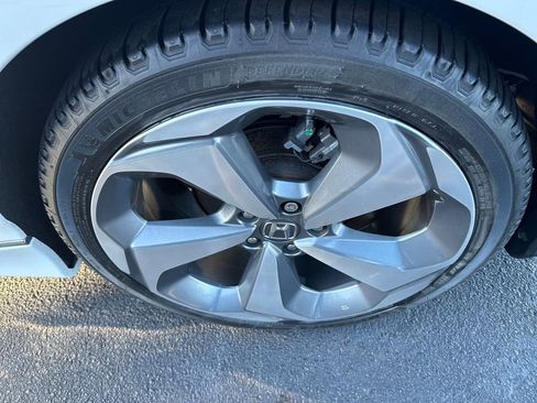 Used 2020 Honda Accord Touring image 32