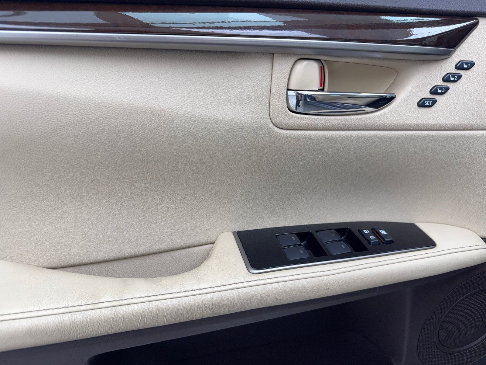 Used 2017 Lexus ES 350 w/ Premium Package FWD image 35