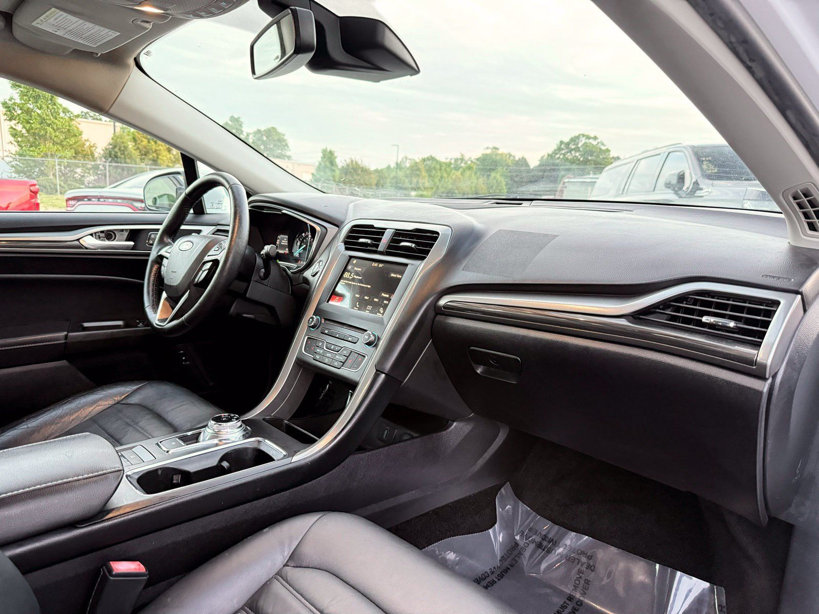 Used 2018 Ford Fusion SE w/ Equipment Group 602A FWD image 23