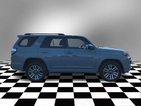 Used 2022 Toyota 4Runner TRD Sport AWD/4WD image 9
