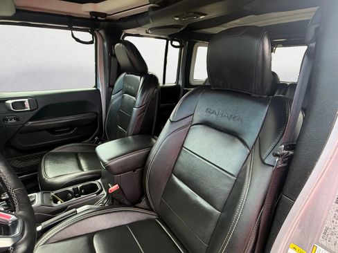 Used 2019 Jeep Wrangler Unlimited Sahara AWD/4WD image 14