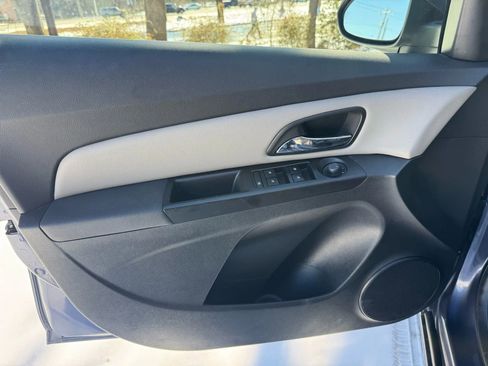 Used 2014 Chevrolet Cruze LT FWD image 17