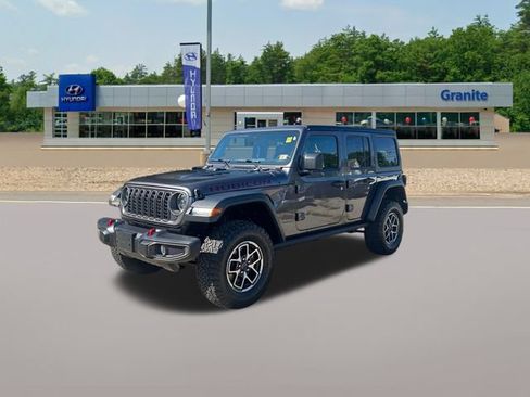 Used 2025 Jeep Wrangler Unlimited Rubicon AWD/4WD image 2