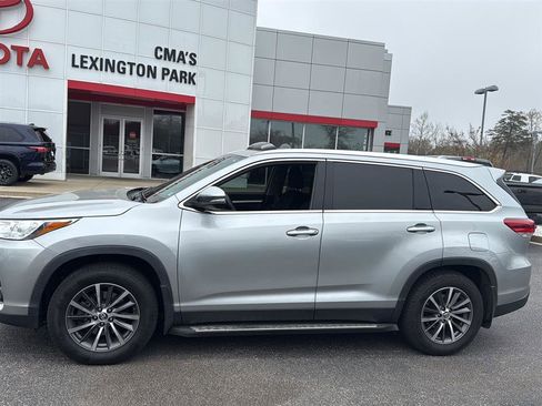 Used 2019 Toyota Highlander XLE image 1