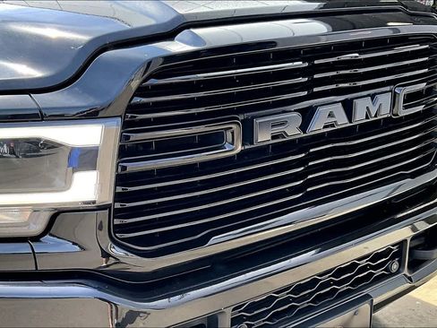 Used 2020 RAM 2500 Laramie w/ Night Edition AWD/4WD image 33