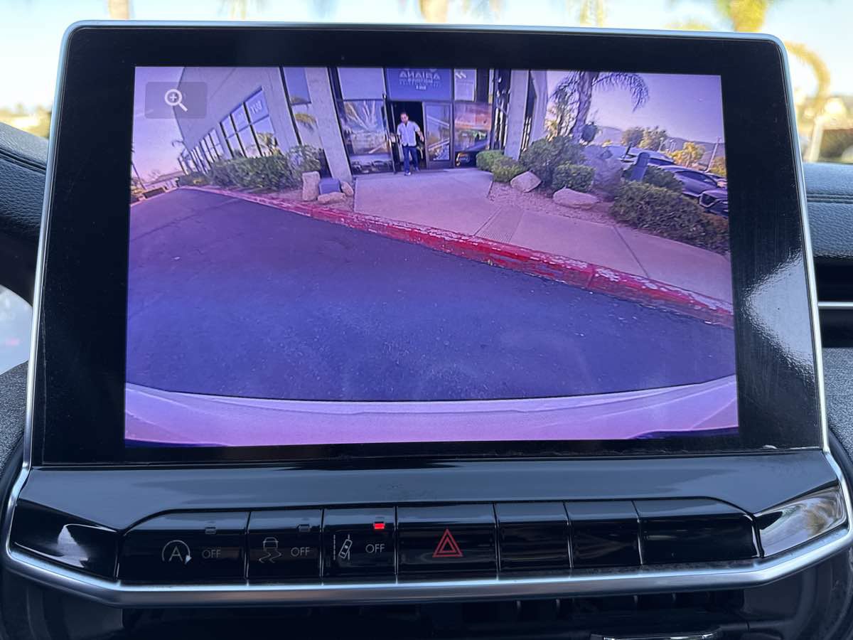 Used 2022 Jeep Compass Latitude FWD image 34