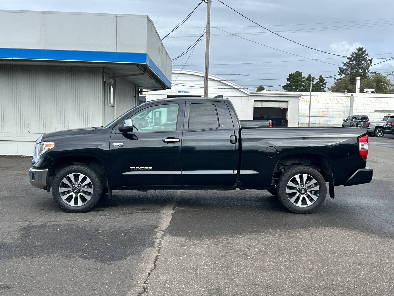 Used 2020 Toyota Tundra Limited w/ Limited Premium Package AWD/4WD image 9