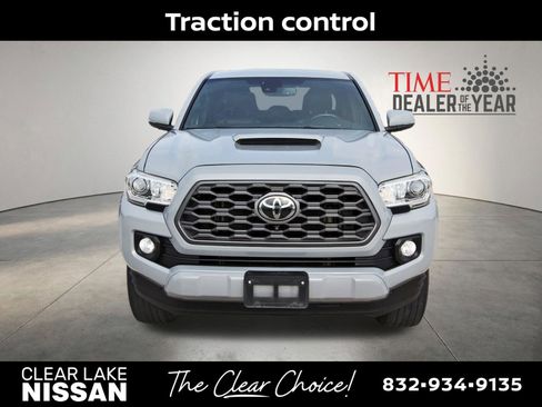 Used 2020 Toyota Tacoma TRD Sport w/ TRD Premium Sport Package AWD/4WD image 2