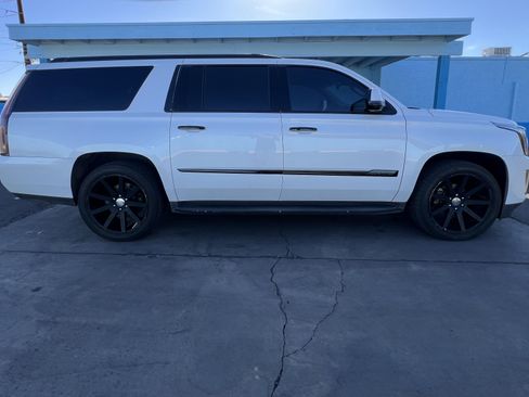 Used 2016 Cadillac Escalade ESV 4WD 4dr Standard image 2