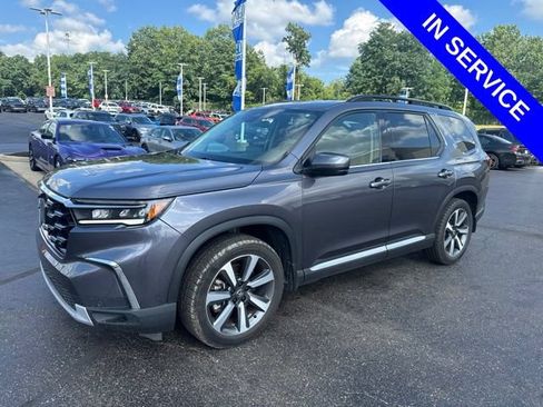 Used 2023 Honda Pilot Touring image 3