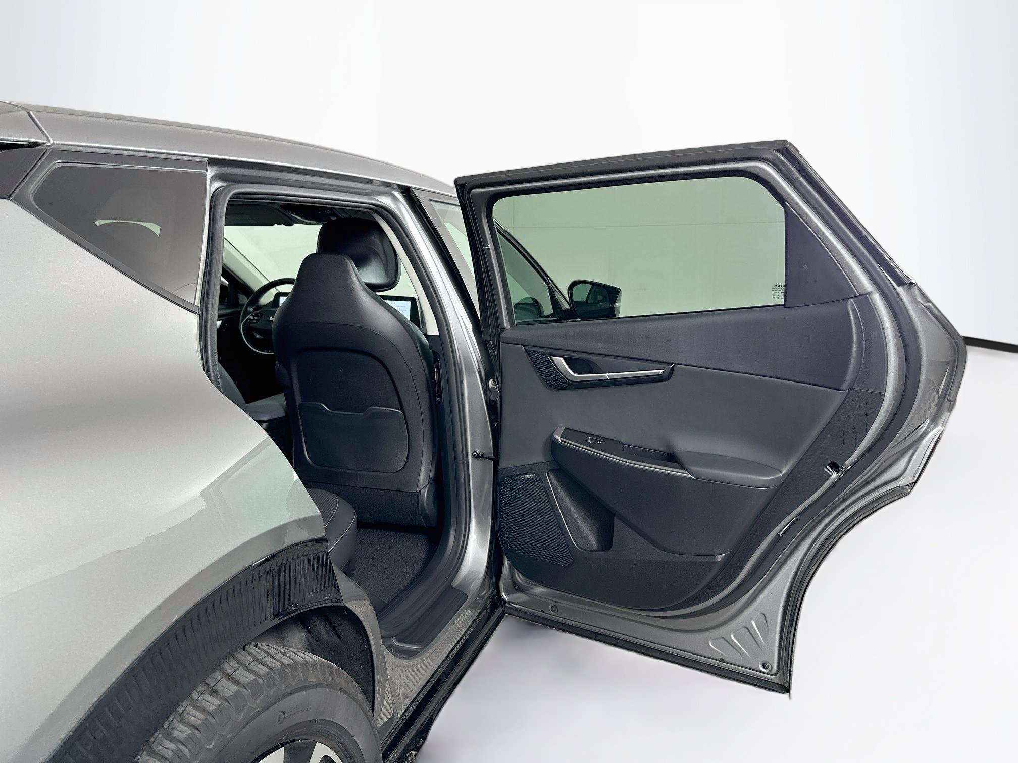 Used 2024 Kia EV6 Wind w/ Wind Technology Package AWD/4WD image 30