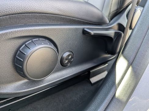 Used 2022 Mercedes-Benz EQB 350 4MATIC image 27