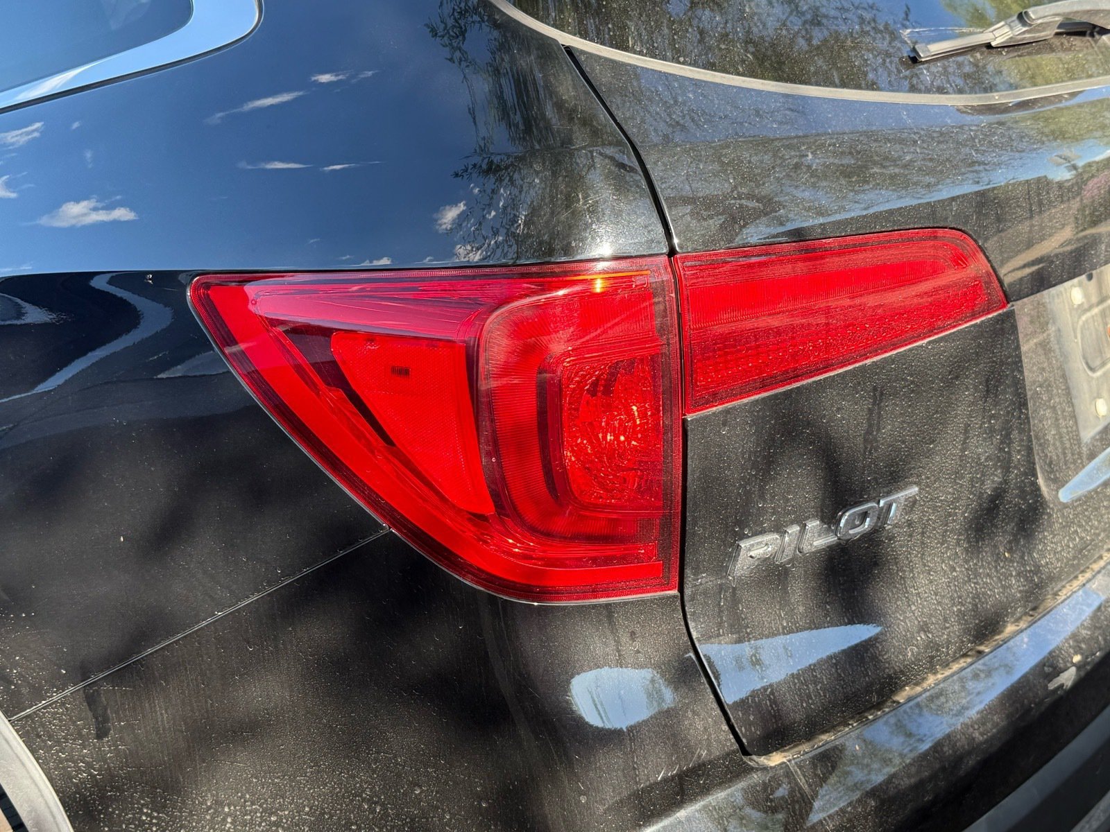 Used 2017 Honda Pilot Touring image 9