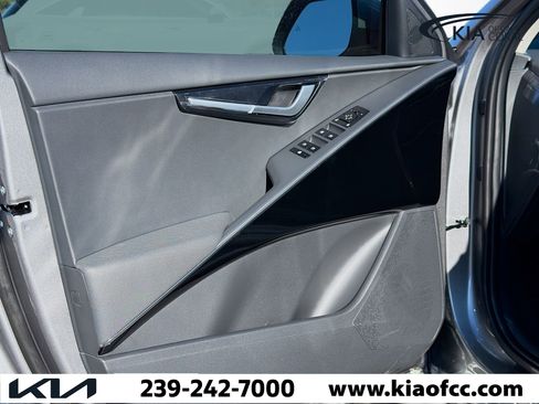 New 2026 Kia Niro EX FWD image 19