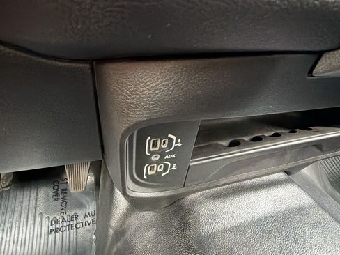 Used 2024 RAM 5500 Tradesman w/ Chrome Appearance Group AWD/4WD image 31