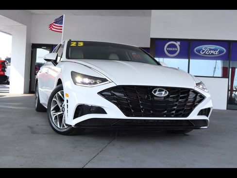 Used 2023 Hyundai Sonata SEL w/ Preferred Accessory Package image 1