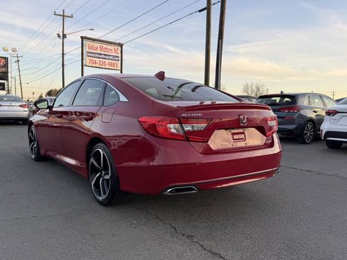 Used 2018 Honda Accord Sport image 4