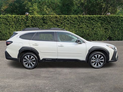 Used 2023 Subaru Outback Limited XT image 3