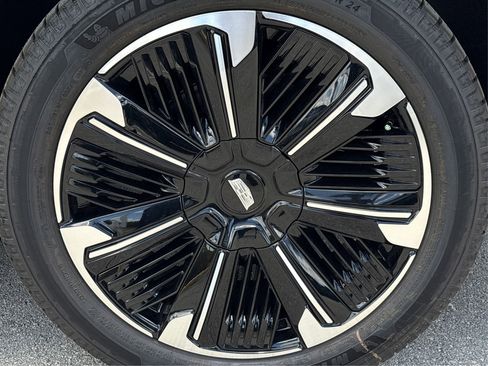 New 2026 Cadillac Escalade IQL Sport 2 w/ LPO, Etrunk Organizer Package AWD/4WD image 13