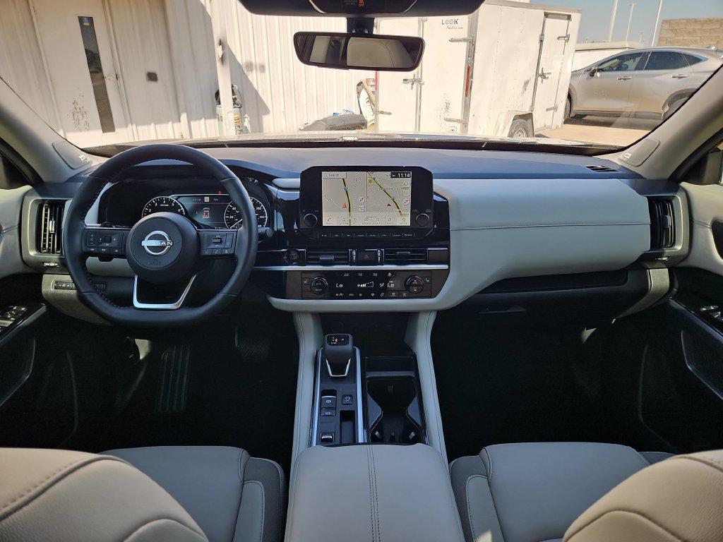 Used 2025 Nissan Pathfinder SL w/ SL Premium Package FWD image 19