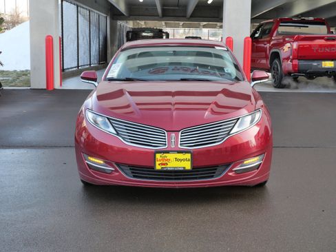 Used 2014 Lincoln MKZ image 2