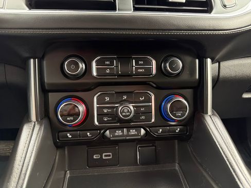 Used 2022 Chevrolet Tahoe LT w/ LT Signature Plus Package image 18