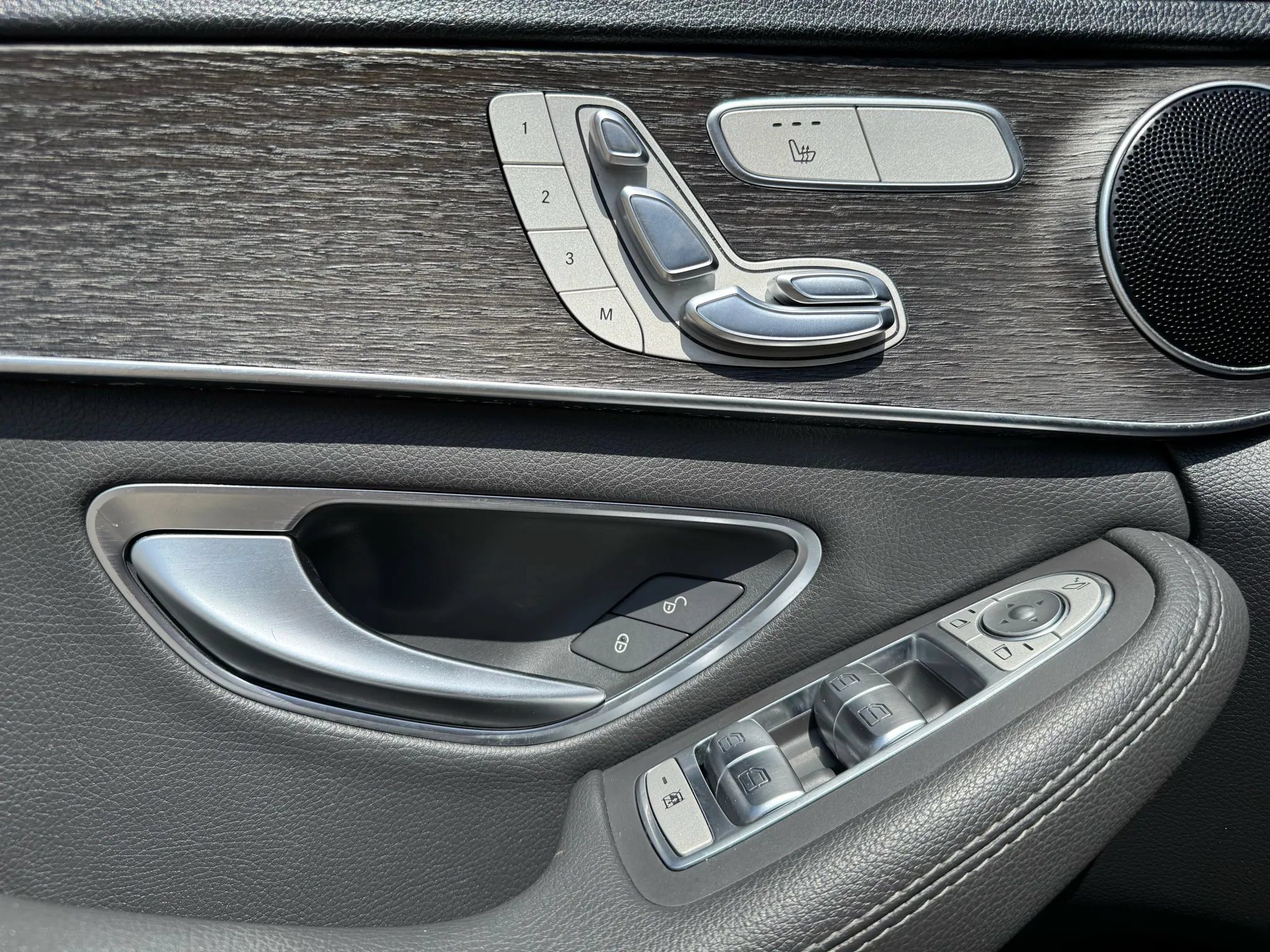 Used 2019 Mercedes-Benz C 300 Sedan w/ Premium Package image 28