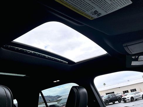 Used 2018 Ford Explorer Platinum image 13