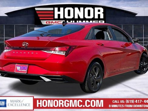 Used 2022 Hyundai Elantra SEL FWD image 6