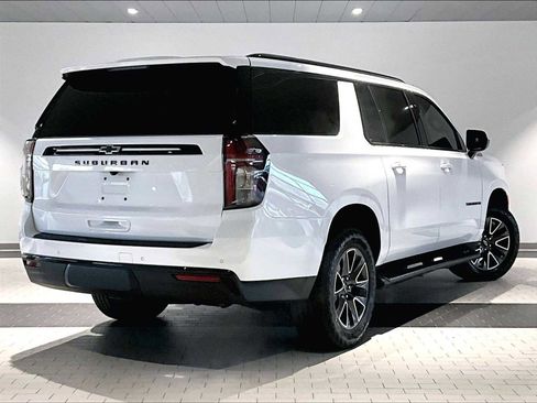 Used 2024 Chevrolet Suburban Z71 image 10