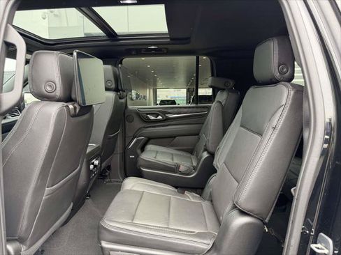 Used 2023 GMC Yukon XL Denali w/ Denali Reserve Package AWD/4WD image 15