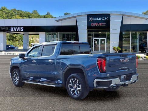 Used 2024 GMC Sierra 1500 SLT w/ SLT Premium Package image 3