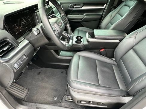 Used 2025 GMC Terrain Elevation w/ Elevation Premium Package image 6