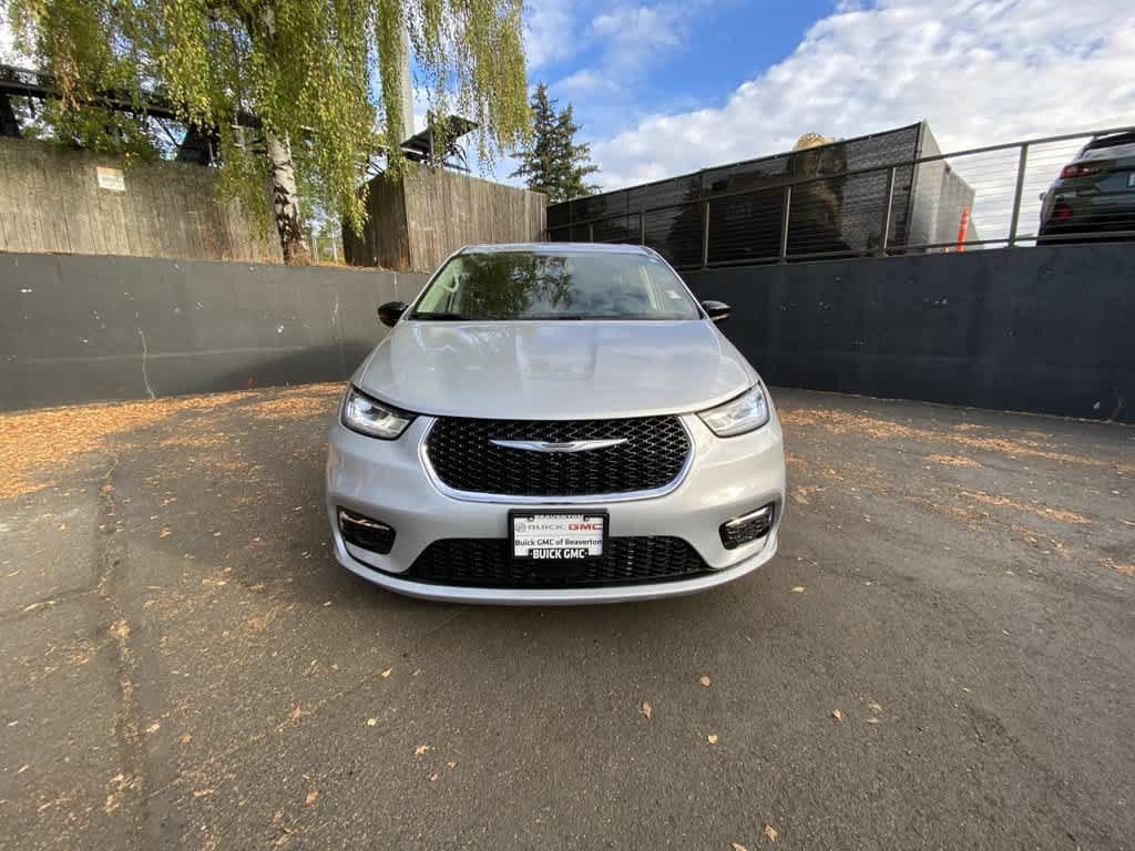 Used 2024 Chrysler Pacifica Limited FWD image 9