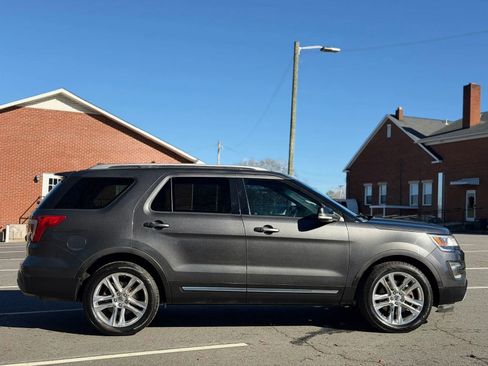 Used 2016 Ford Explorer XLT w/ Equipment Group 202A FWD image 7