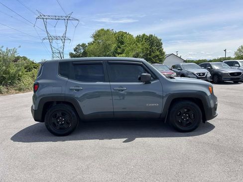 Used 2018 Jeep Renegade Sport w/ Power & Air Group FWD image 2