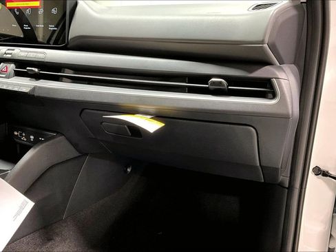 New 2025 Kia K4 LXS image 18