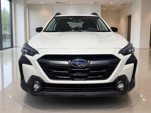 Used 2024 Subaru Outback Premium AWD/4WD image 8