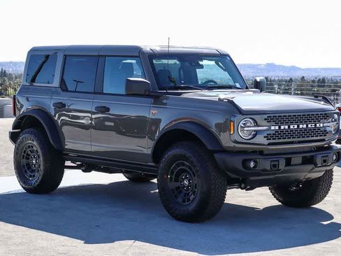 New 2026 Ford Bronco Badlands AWD/4WD image 3