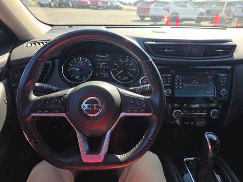 Used 2017 Nissan Rogue SL w/ SL Premium Package image 14