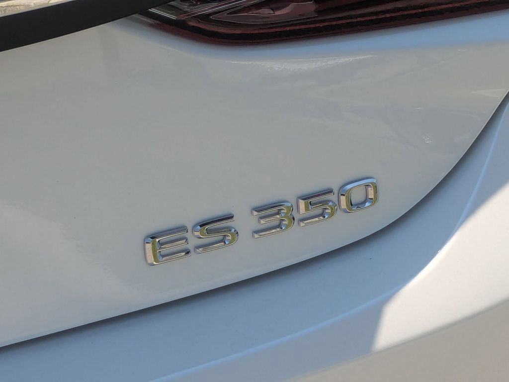 Used 2025 Lexus ES 350 w/ Premium Package FWD image 11