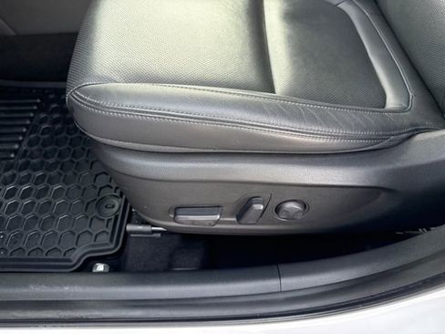 Used 2022 Hyundai Kona Limited image 11